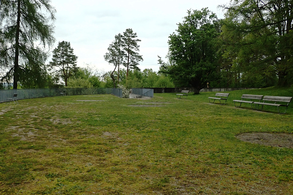 Friedhof am Hörnli-f_Ausschichtsplattform.jpg