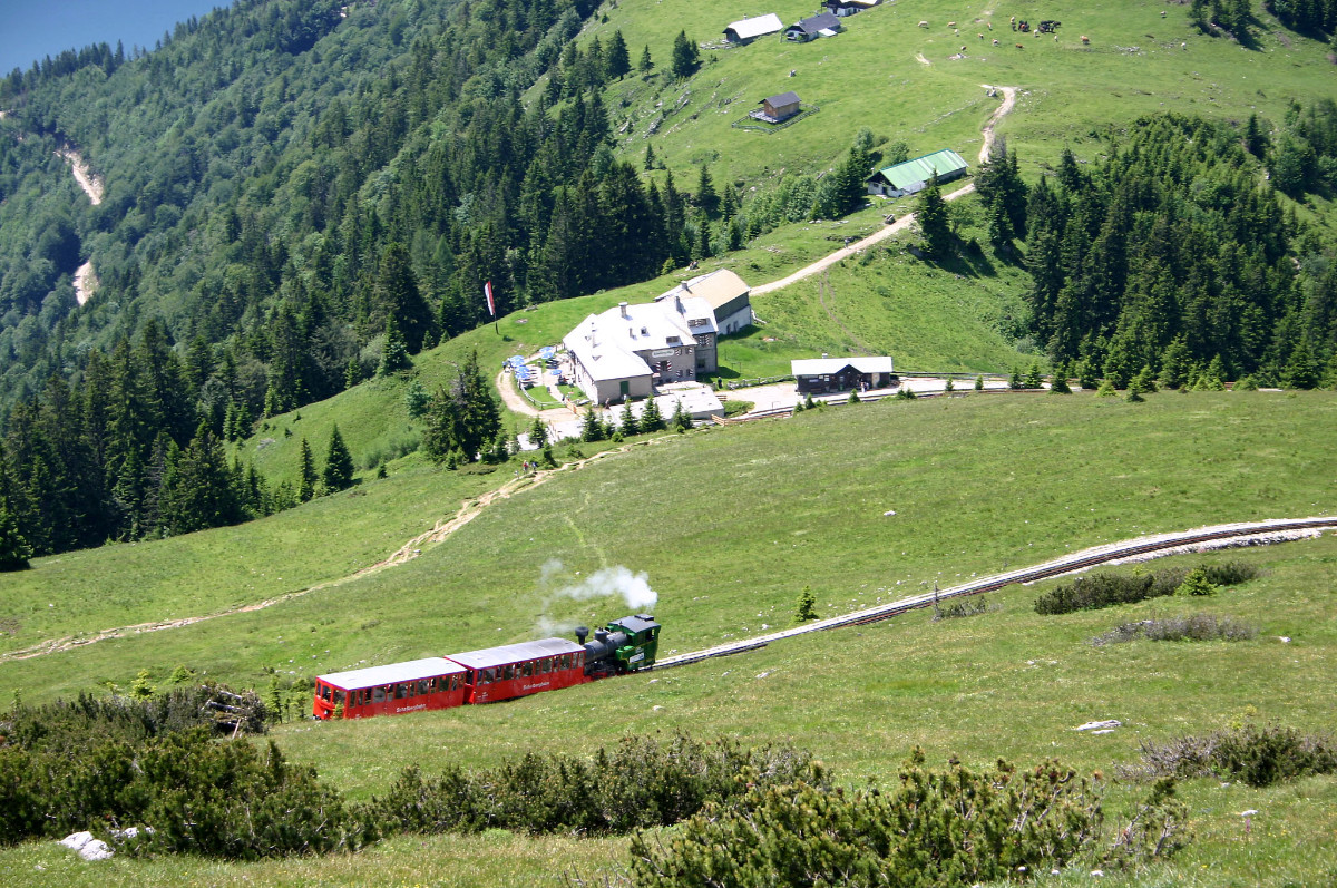 Schafbergbahn kurz vor der Mittelstation